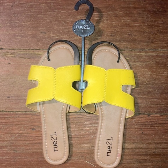 Rue21 women’s yellow sandals - Picture 1 of 5